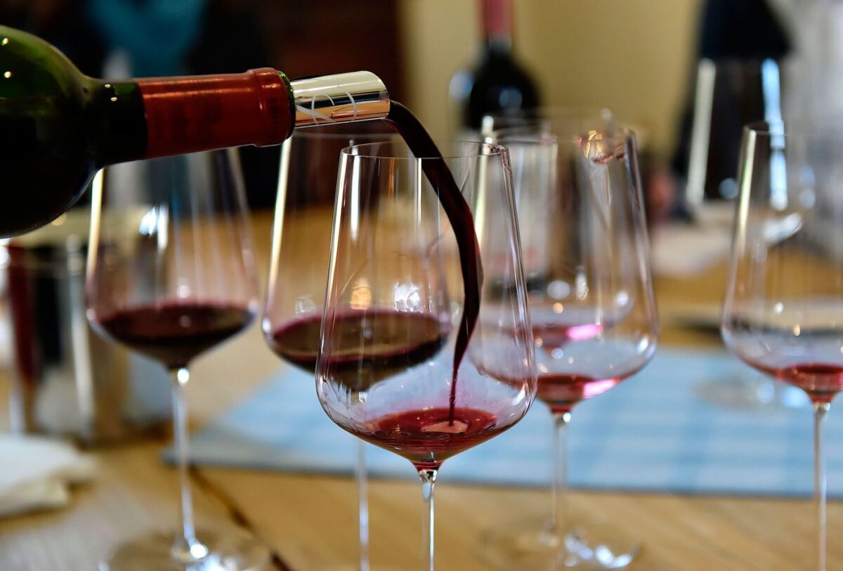 The Union des Grands Crus de Bordeaux announces 10 cities to host “en primeur” tastings [April 26-29]
